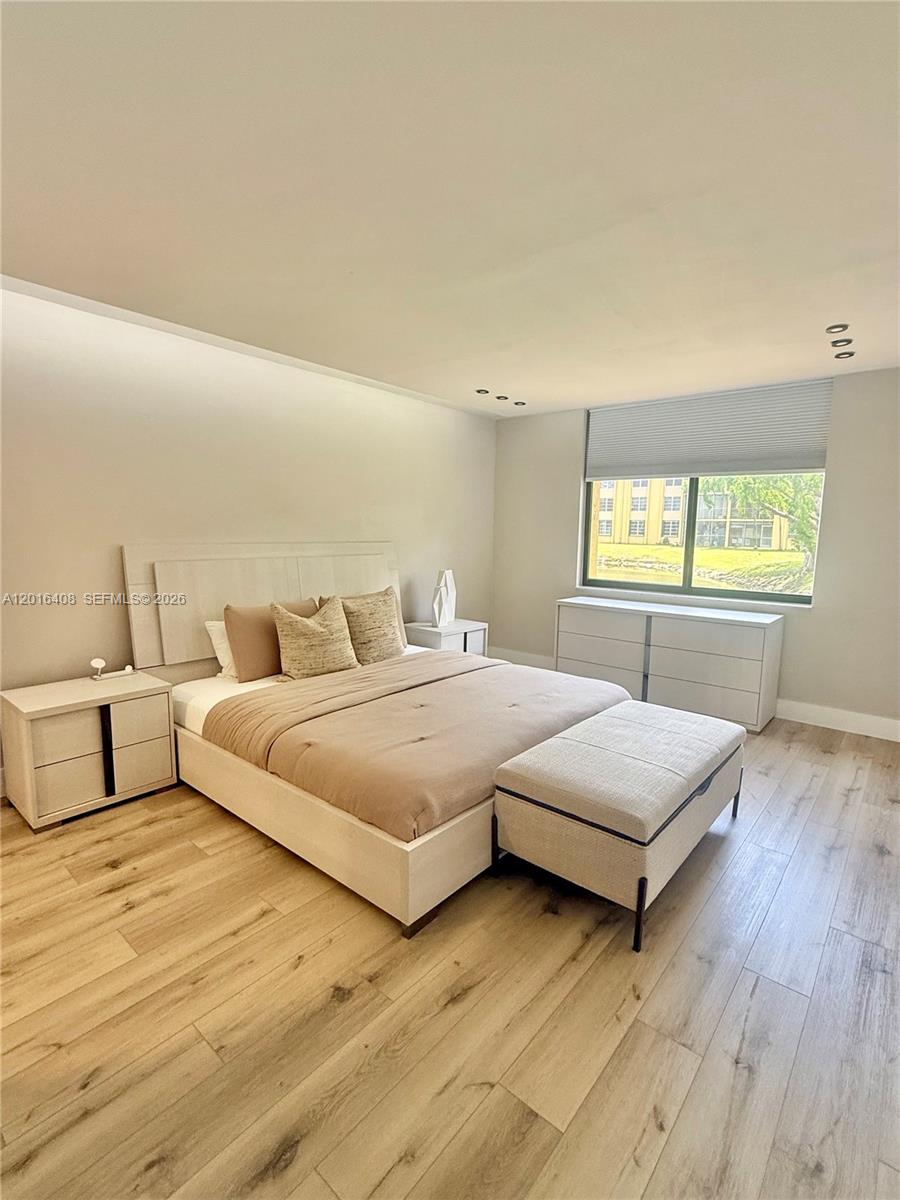 FOXCROFT APTS INC CONDO - Residential