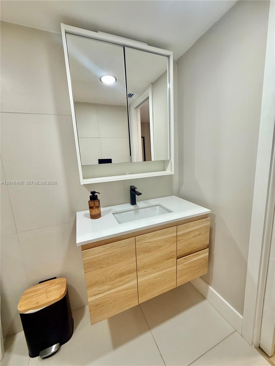 FOXCROFT APTS INC CONDO - Residential