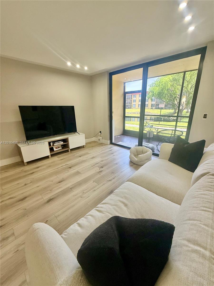 FOXCROFT APTS INC CONDO - Residential