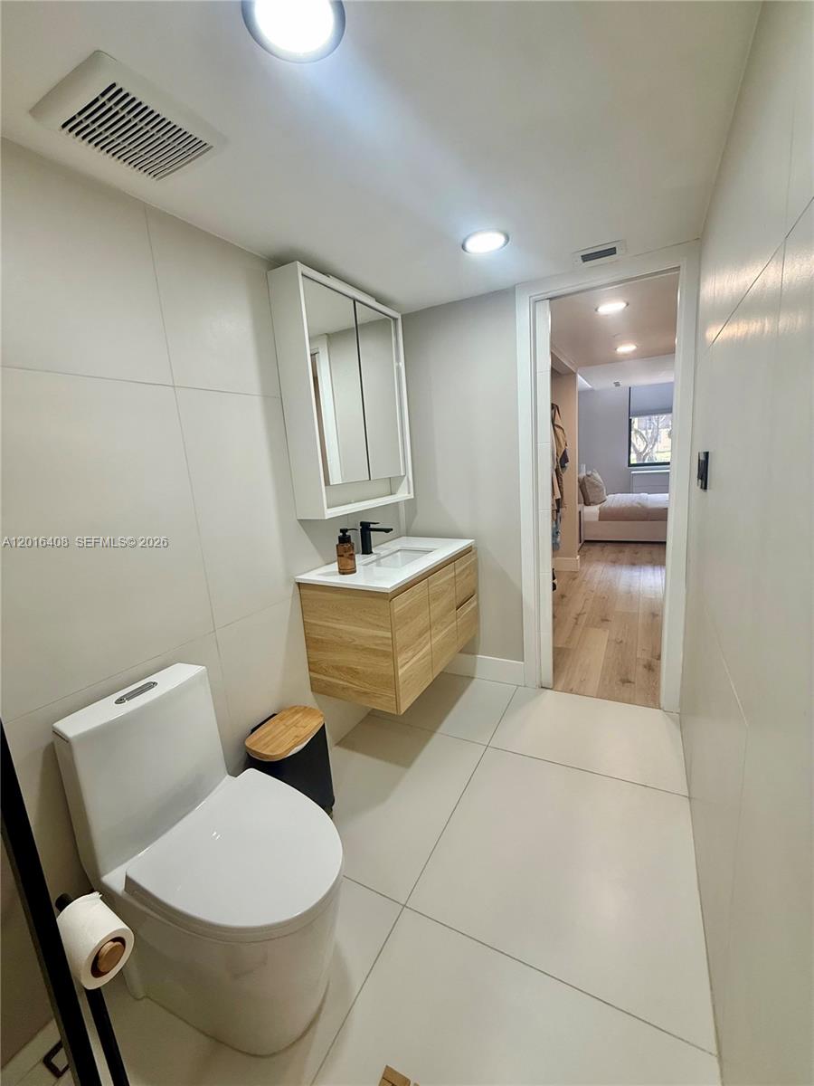 FOXCROFT APTS INC CONDO - Residential