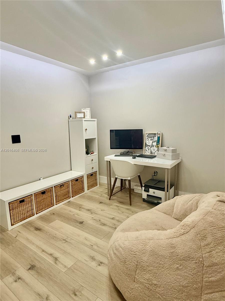 FOXCROFT APTS INC CONDO - Residential