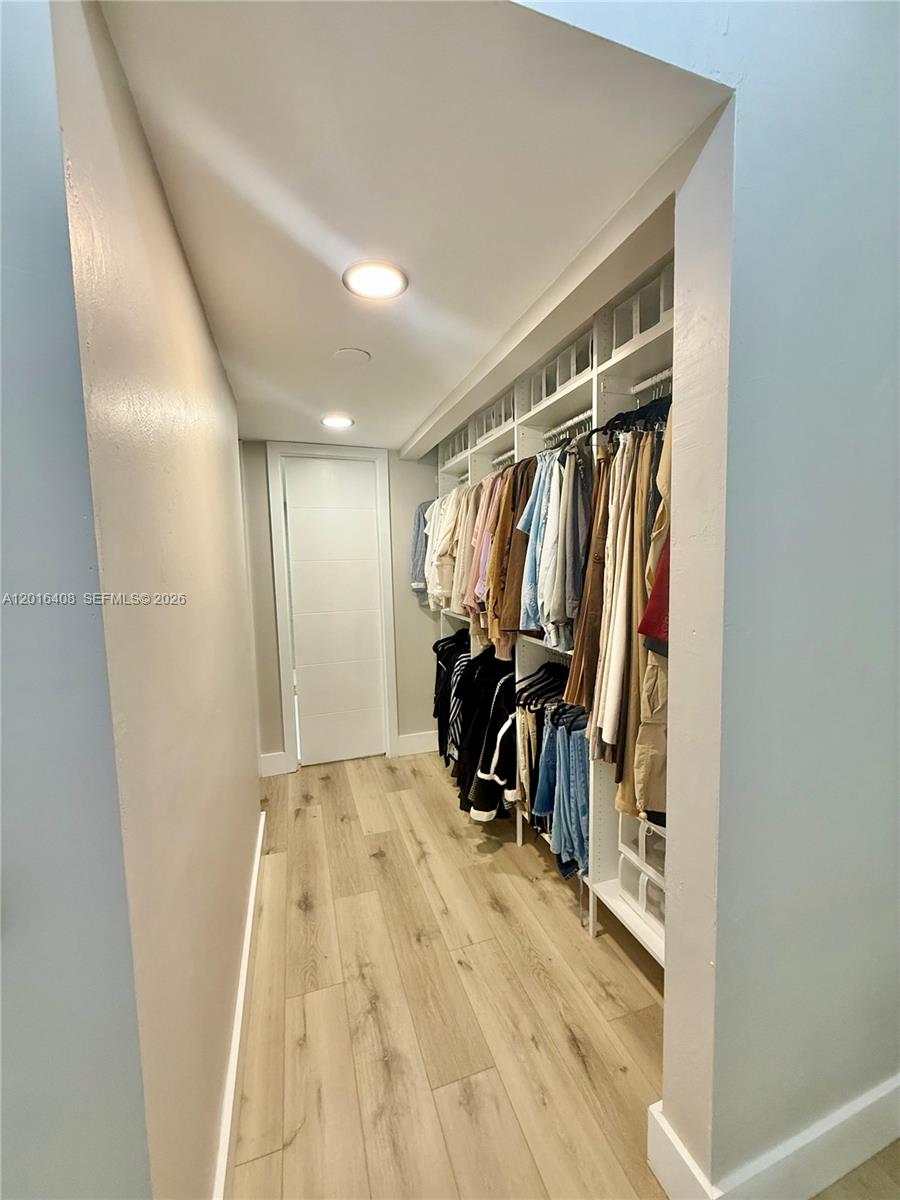 FOXCROFT APTS INC CONDO - Residential