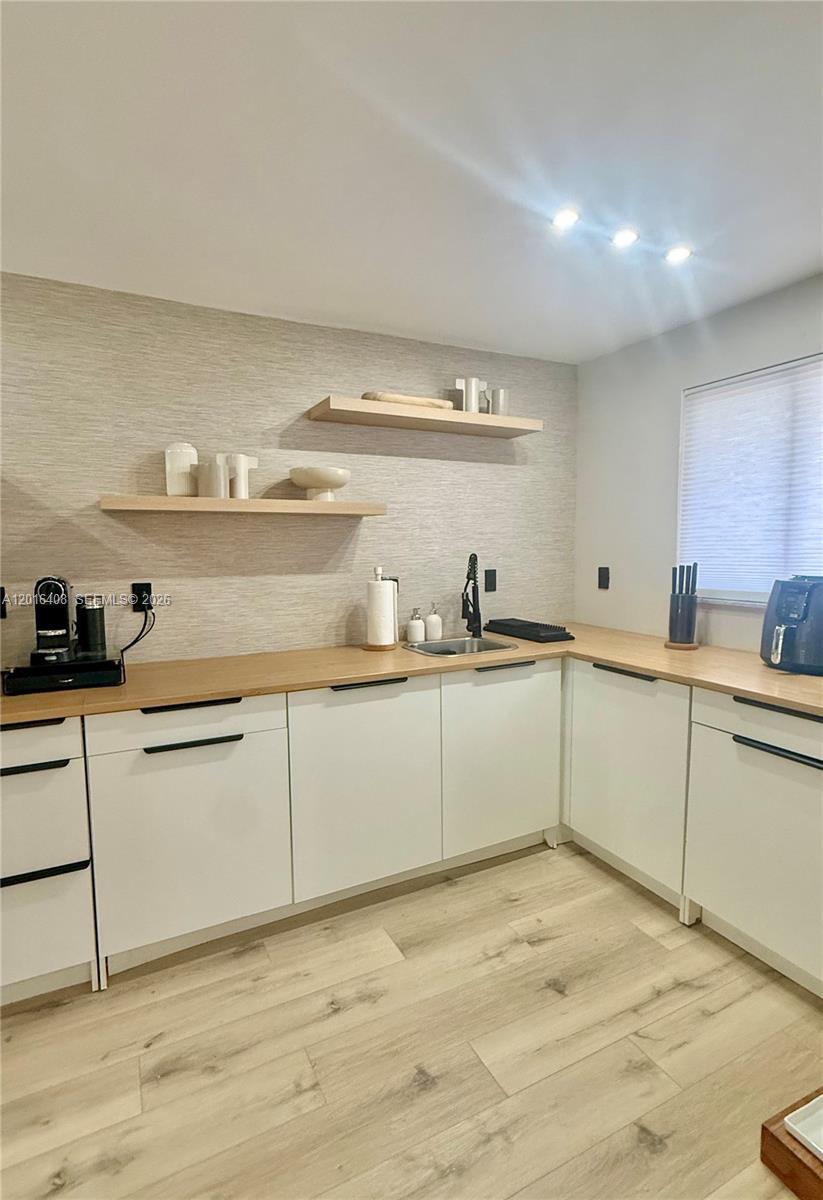 FOXCROFT APTS INC CONDO - Residential