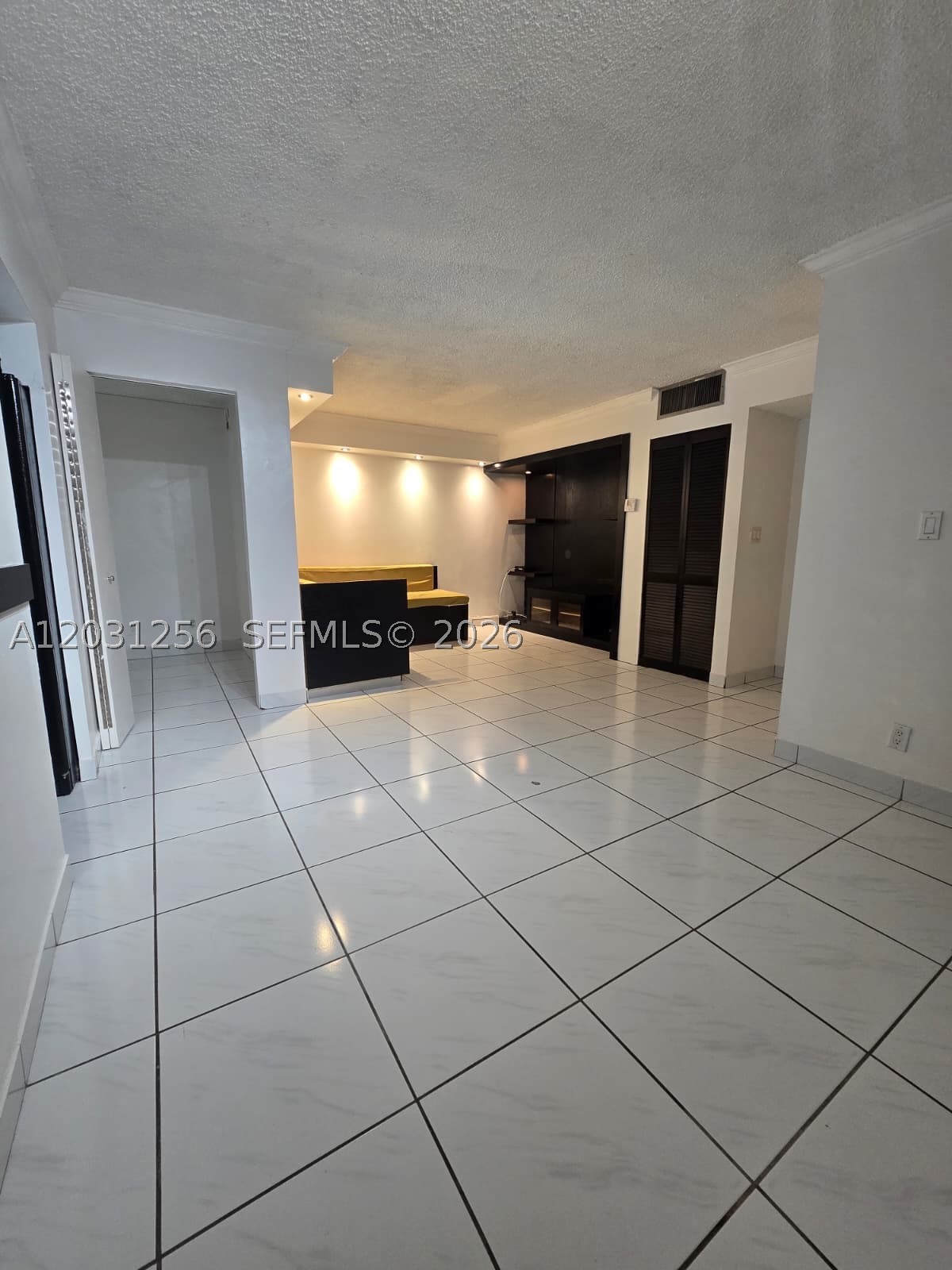 PLAZA OF AMERICAS CONDO P - Residential Lease