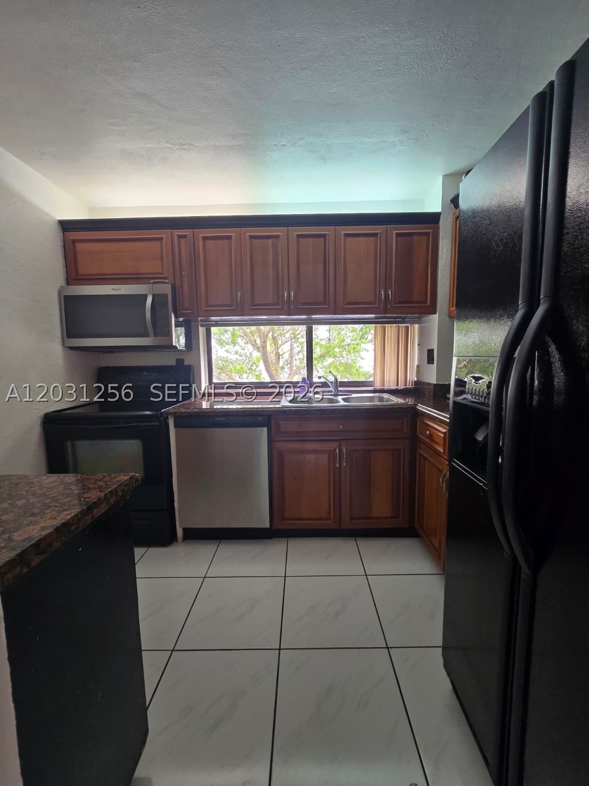 PLAZA OF AMERICAS CONDO P - Residential Lease
