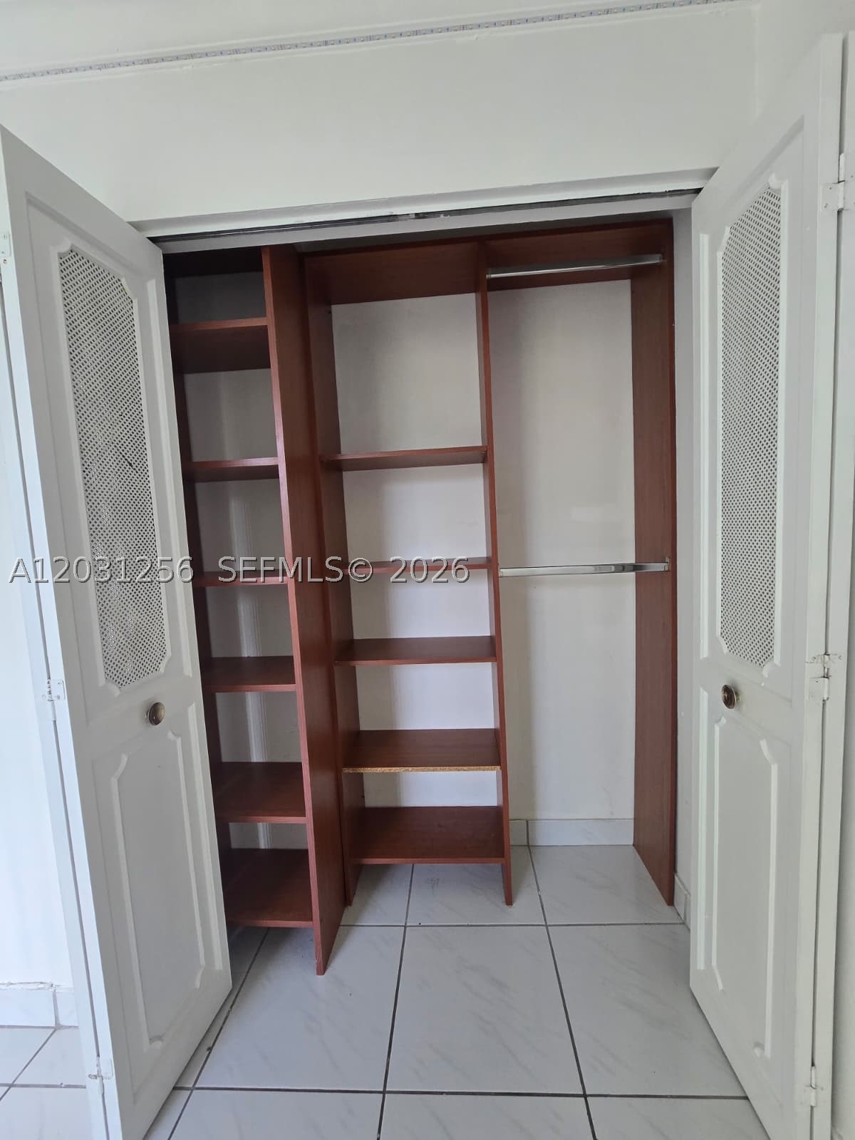 PLAZA OF AMERICAS CONDO P - Residential Lease