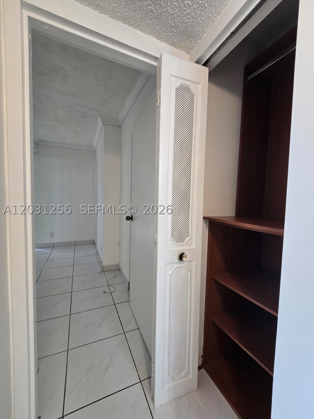 PLAZA OF AMERICAS CONDO P - Residential Lease