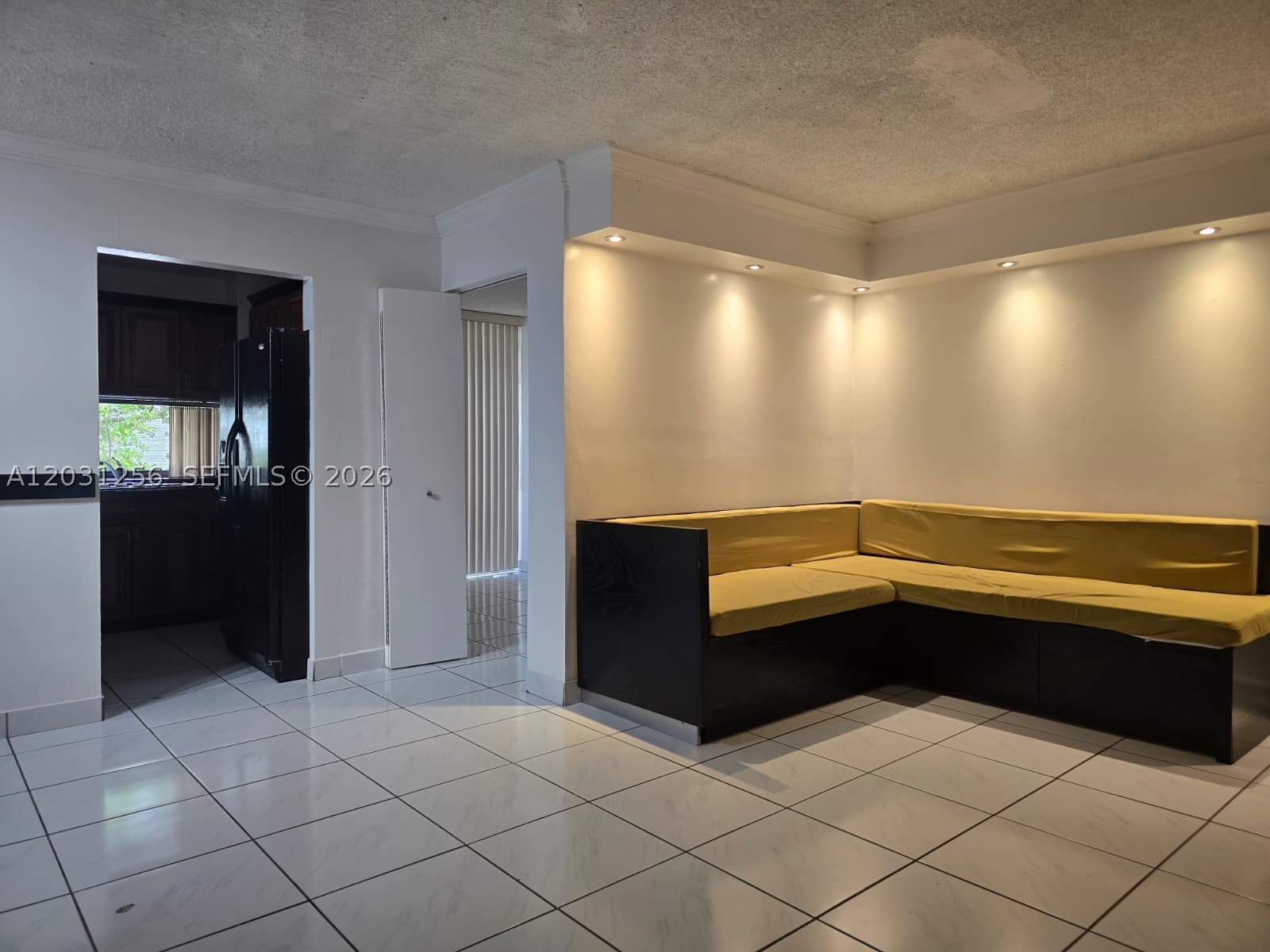 PLAZA OF AMERICAS CONDO P - Residential Lease