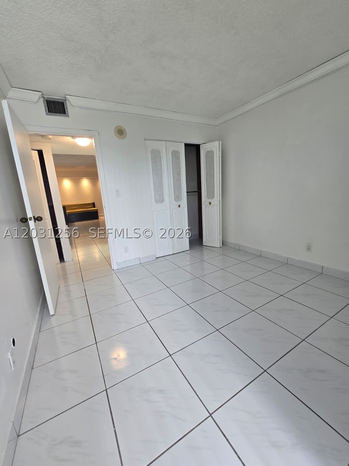 PLAZA OF AMERICAS CONDO P - Residential Lease
