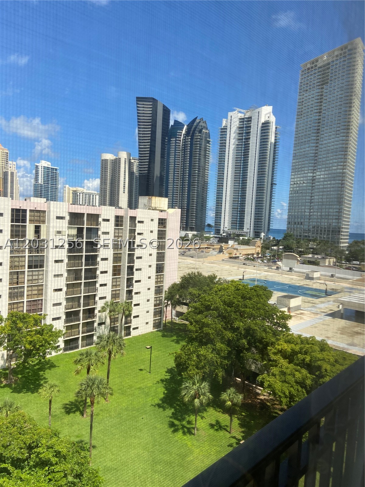 PLAZA OF AMERICAS CONDO P - Residential Lease