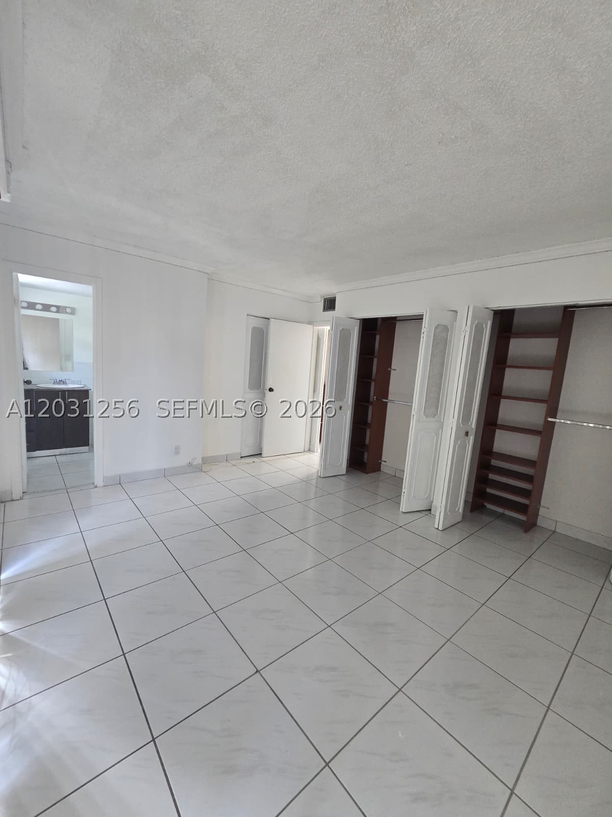 PLAZA OF AMERICAS CONDO P - Residential Lease
