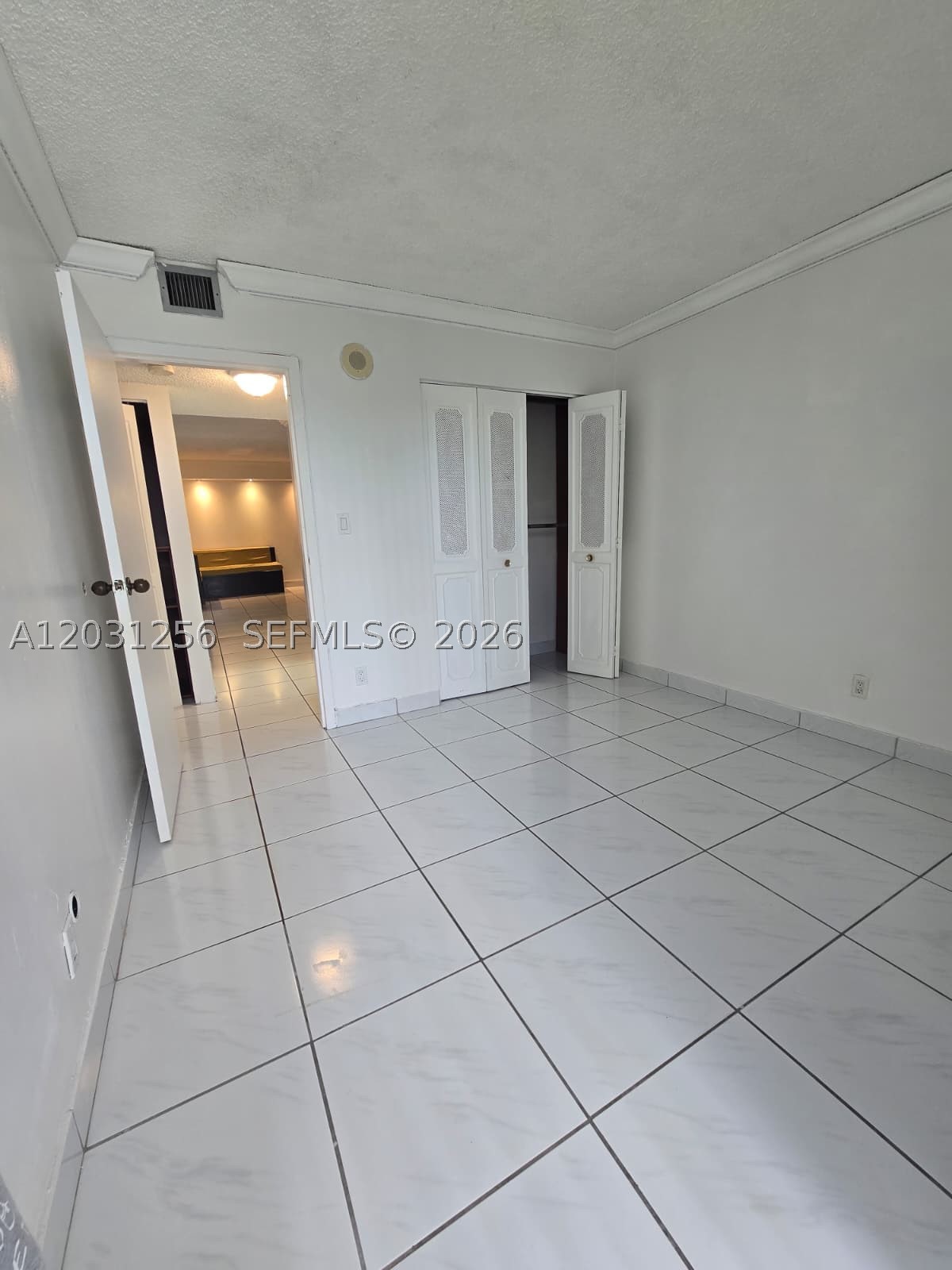 PLAZA OF AMERICAS CONDO P - Residential Lease