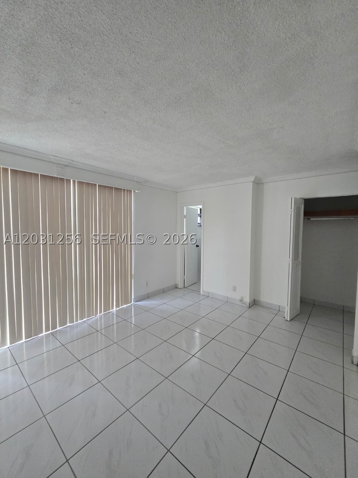 PLAZA OF AMERICAS CONDO P - Residential Lease
