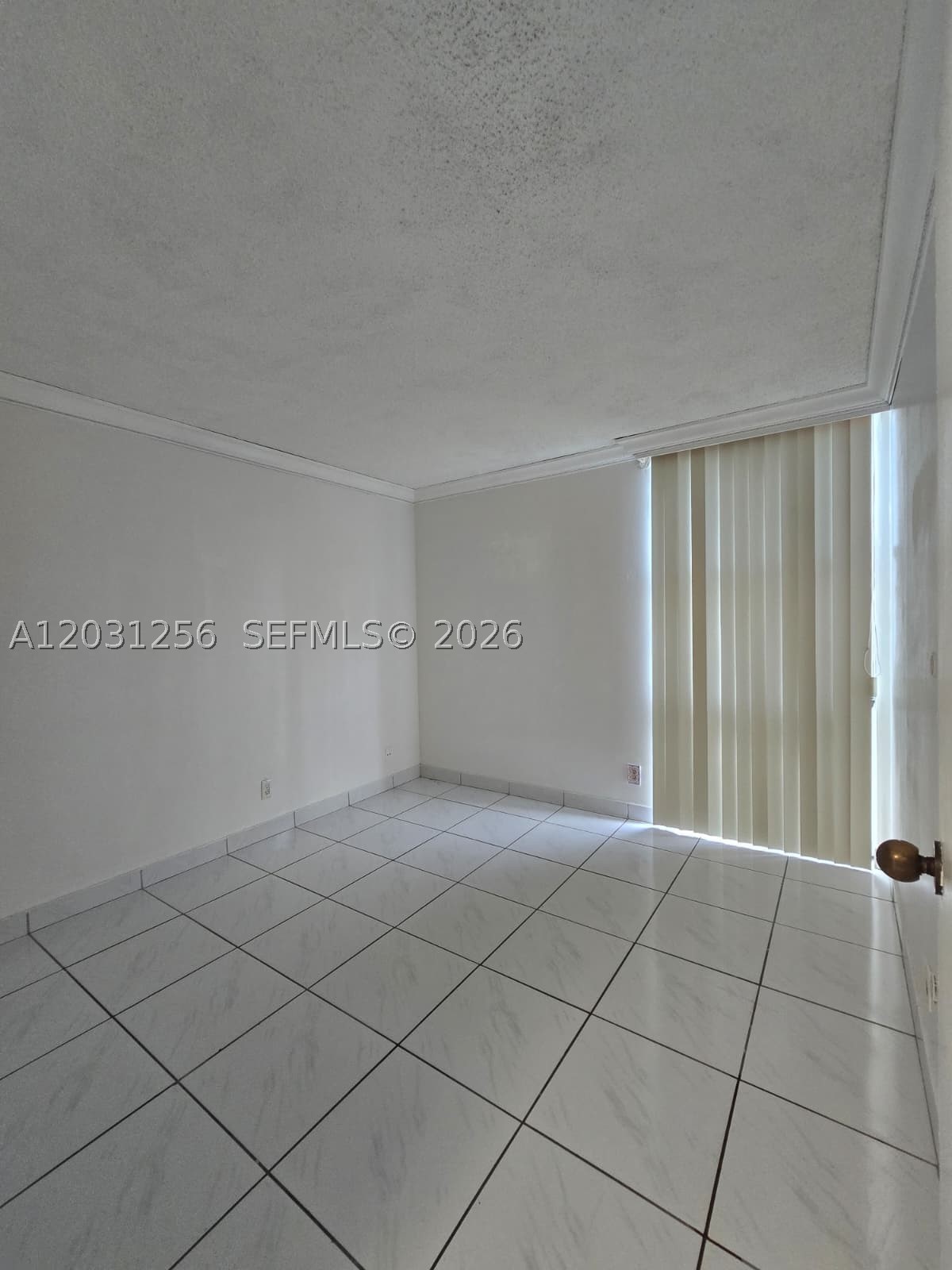 PLAZA OF AMERICAS CONDO P - Residential Lease