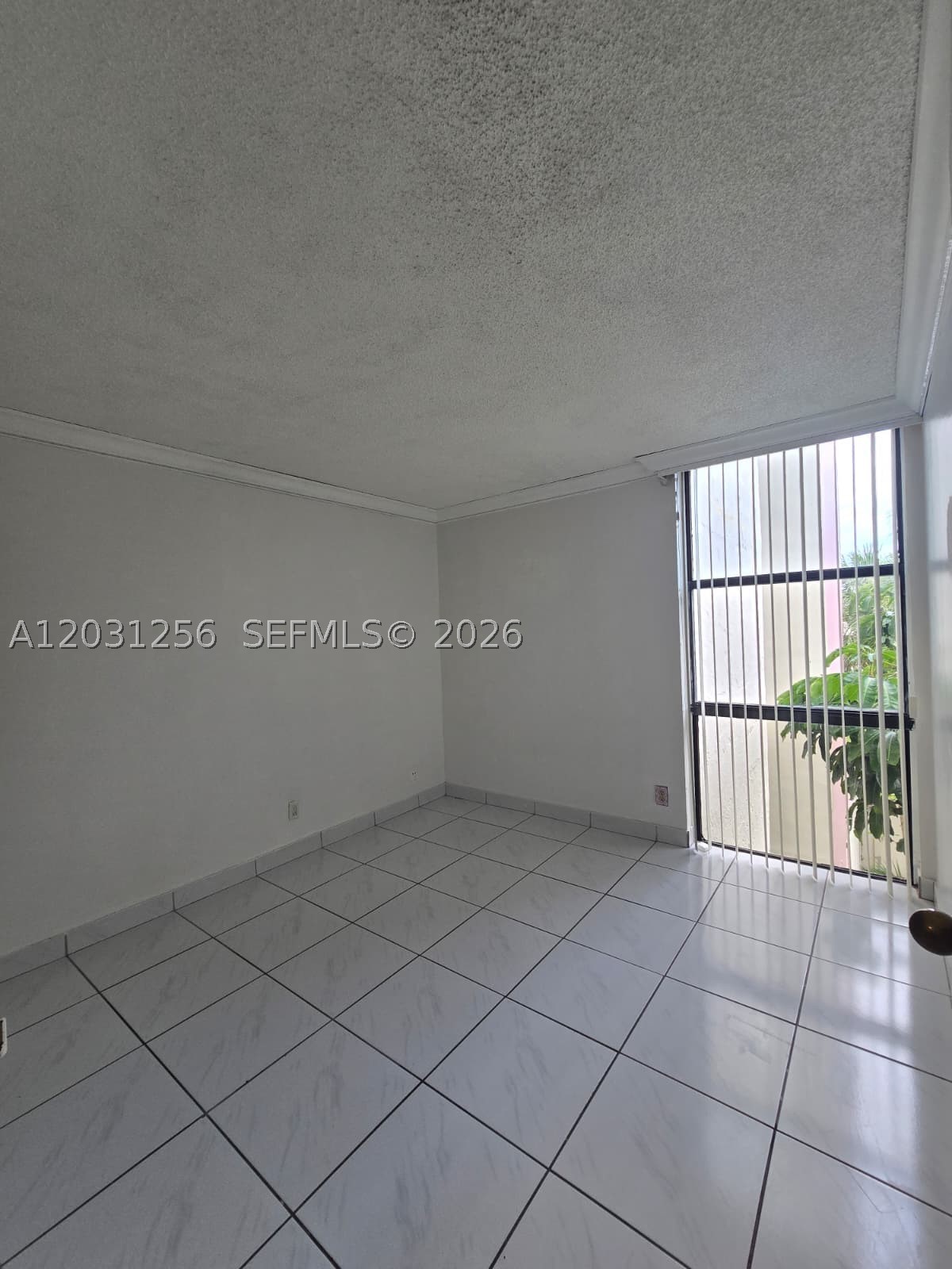 PLAZA OF AMERICAS CONDO P - Residential Lease