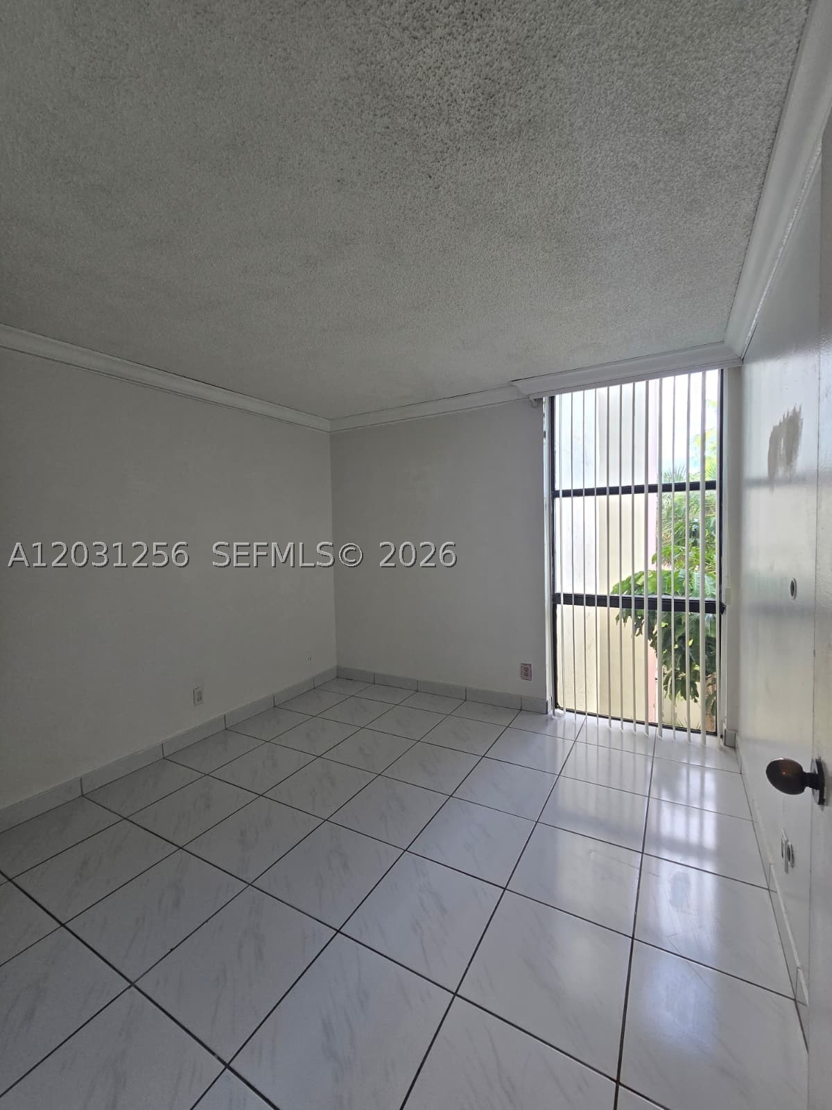 PLAZA OF AMERICAS CONDO P - Residential Lease
