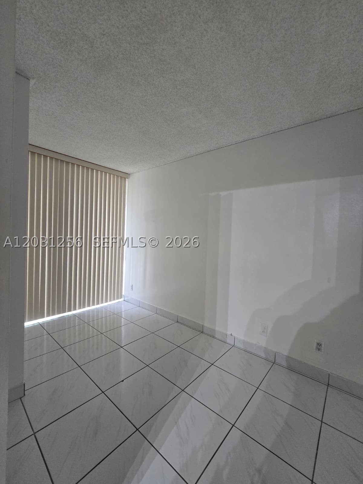 PLAZA OF AMERICAS CONDO P - Residential Lease