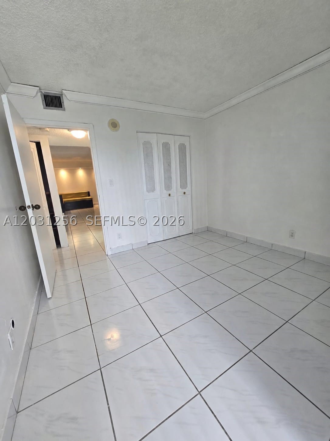 PLAZA OF AMERICAS CONDO P - Residential Lease