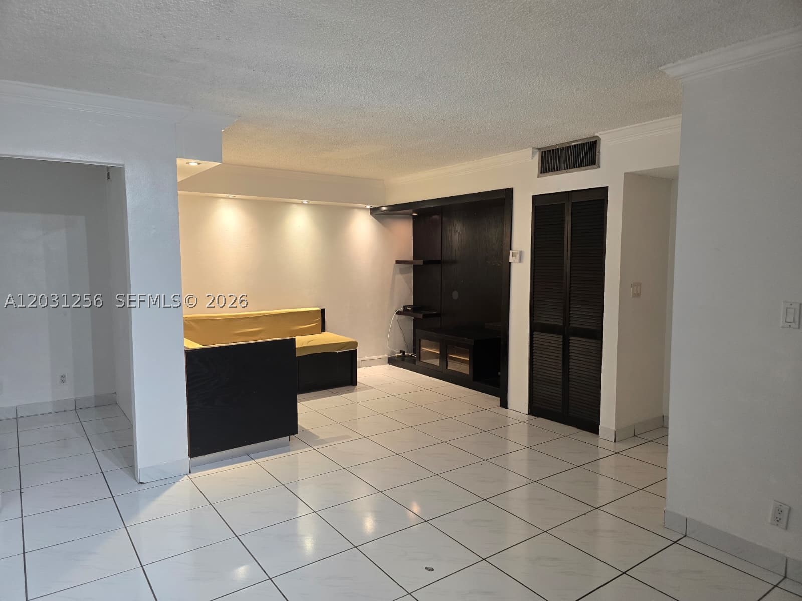 PLAZA OF AMERICAS CONDO P - Residential Lease