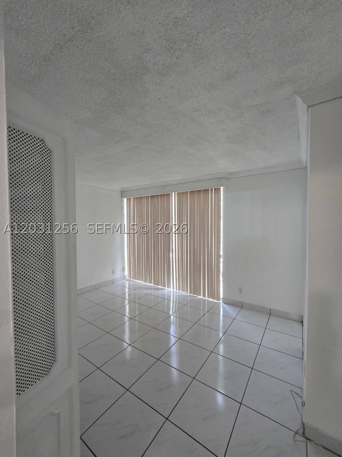 PLAZA OF AMERICAS CONDO P - Residential Lease