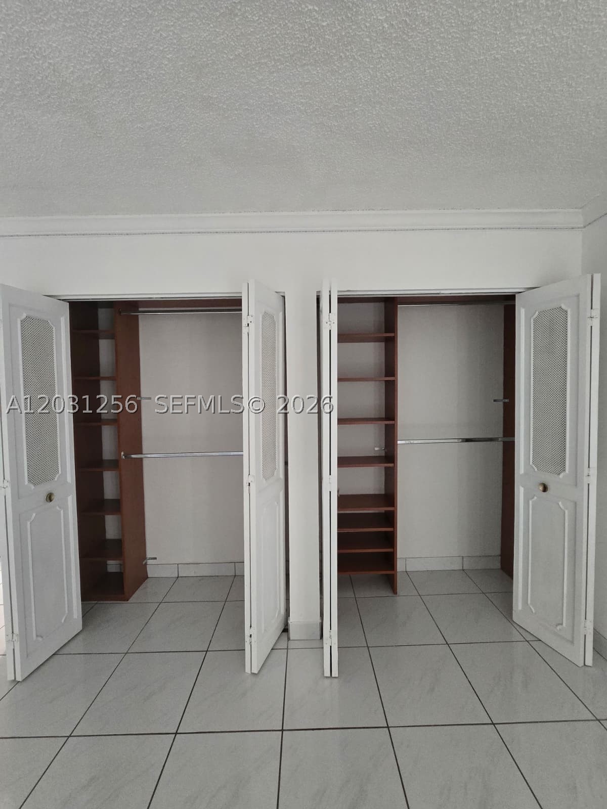 PLAZA OF AMERICAS CONDO P - Residential Lease