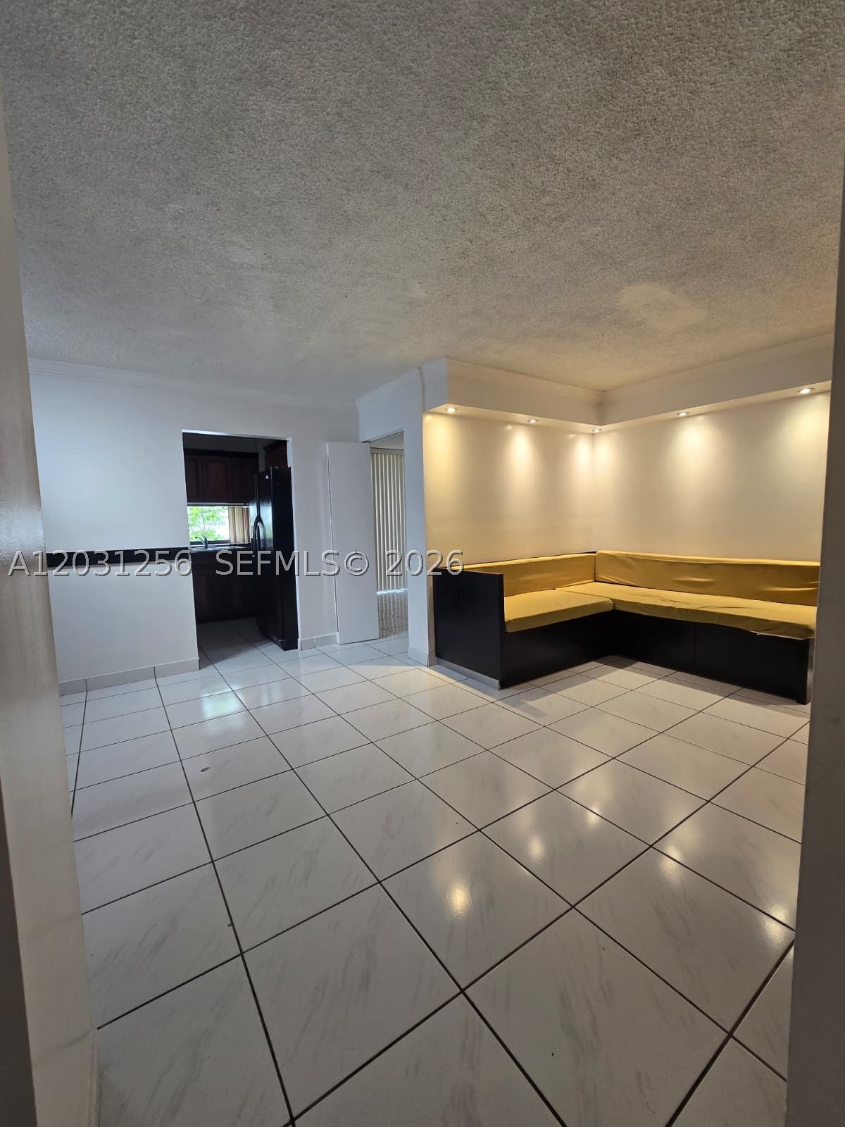 PLAZA OF AMERICAS CONDO P - Residential Lease