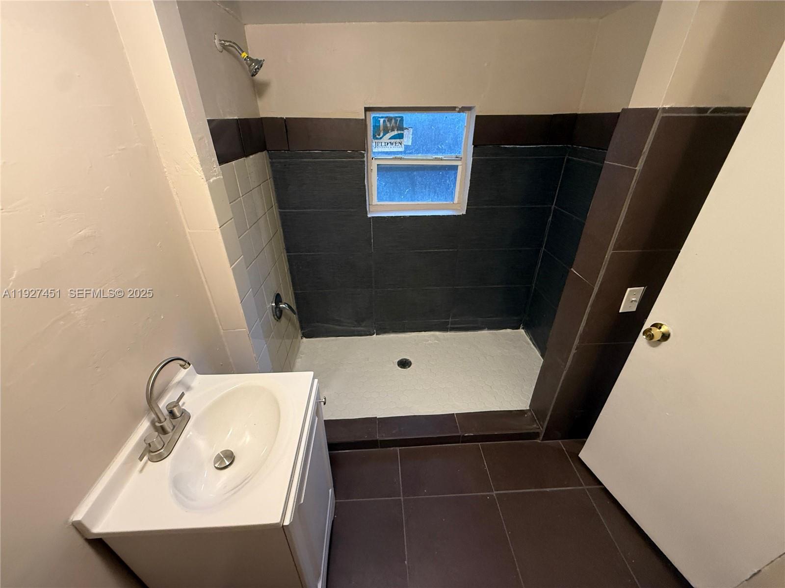 SANTA CLARA SUB - Residential Lease
