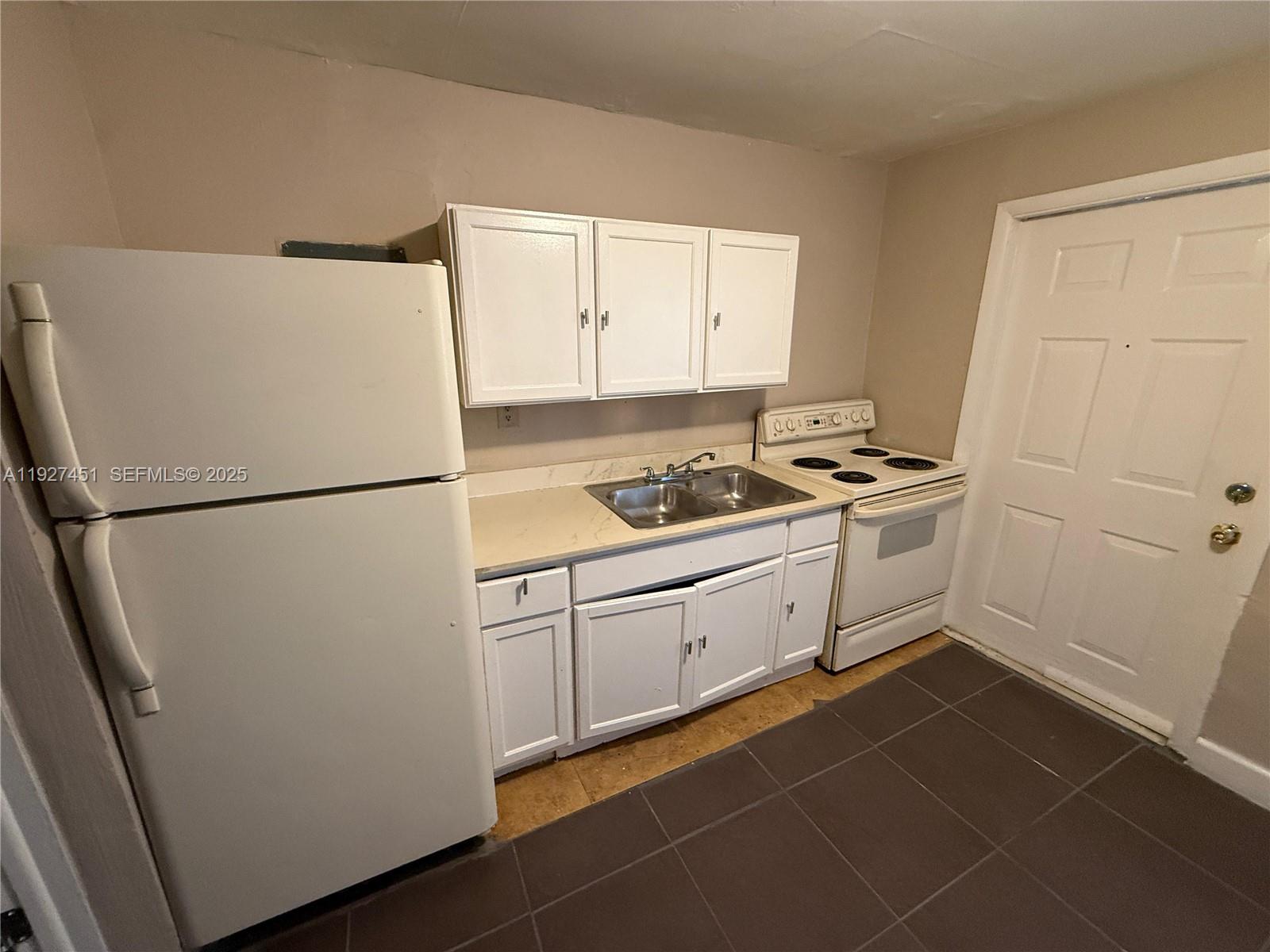 SANTA CLARA SUB - Residential Lease