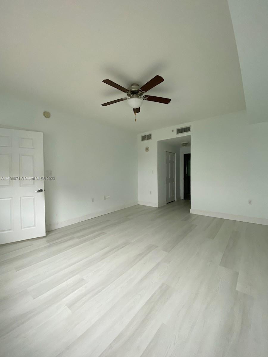HOLLYWOOD STATION RES CON - Residential Lease