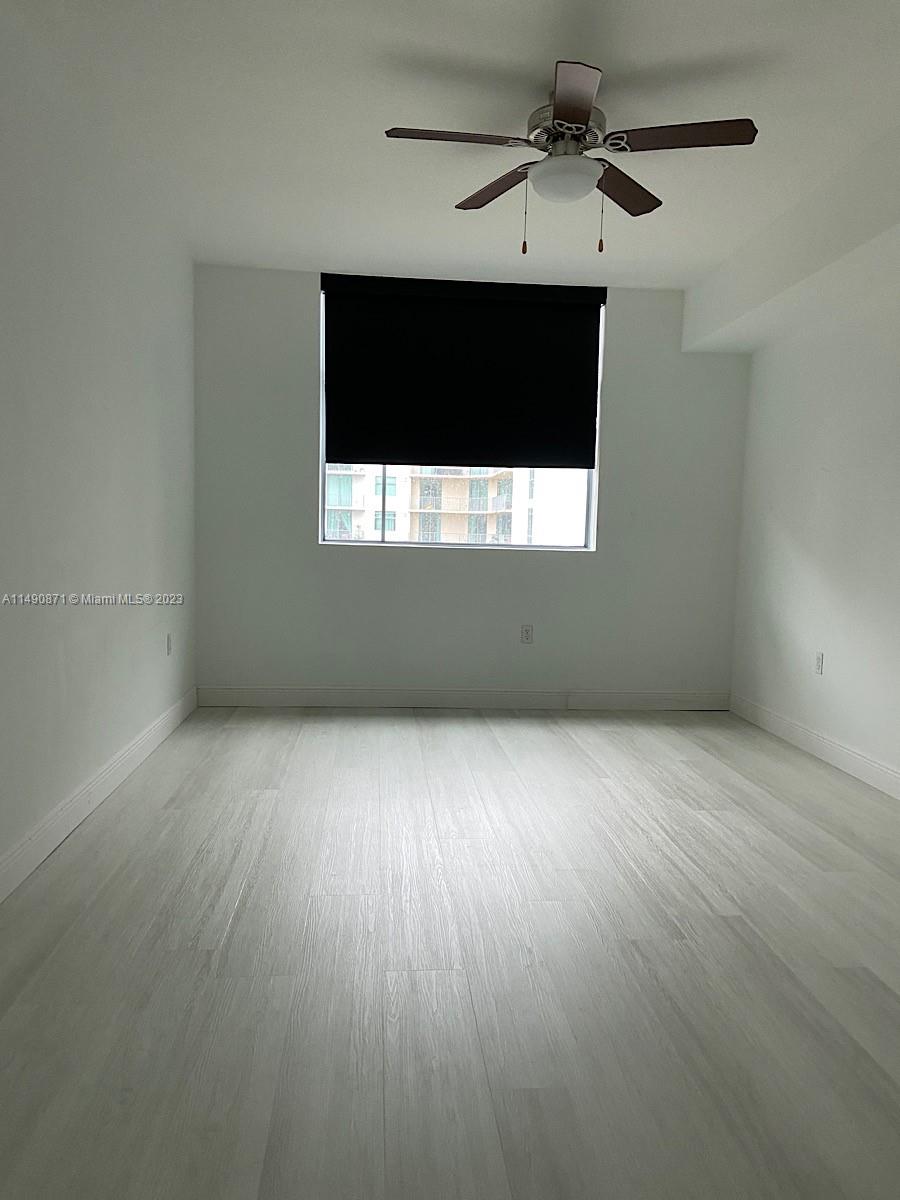 HOLLYWOOD STATION RES CON - Residential Lease