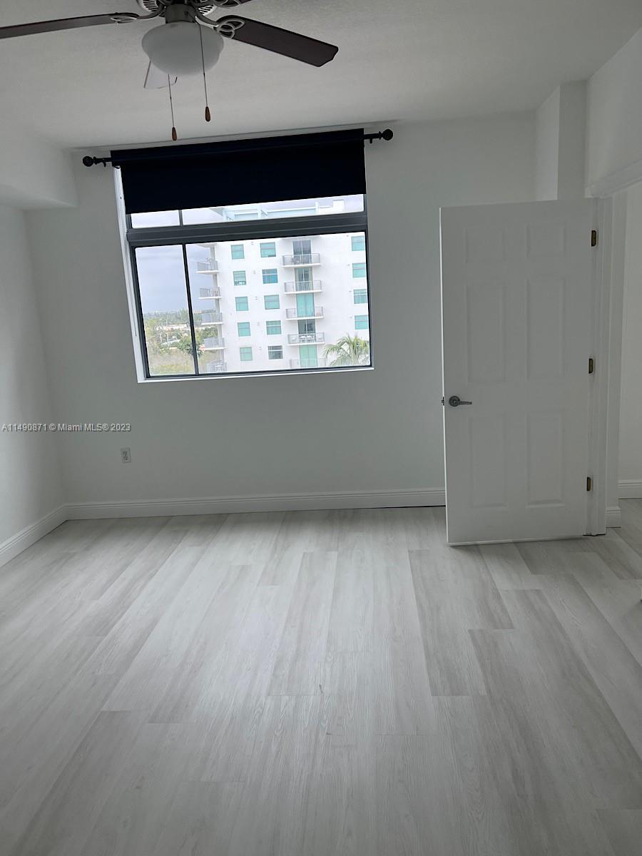 HOLLYWOOD STATION RES CON - Residential Lease