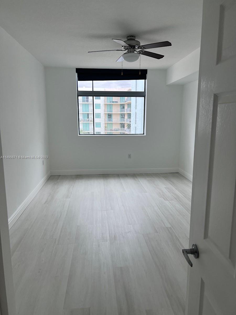 HOLLYWOOD STATION RES CON - Residential Lease