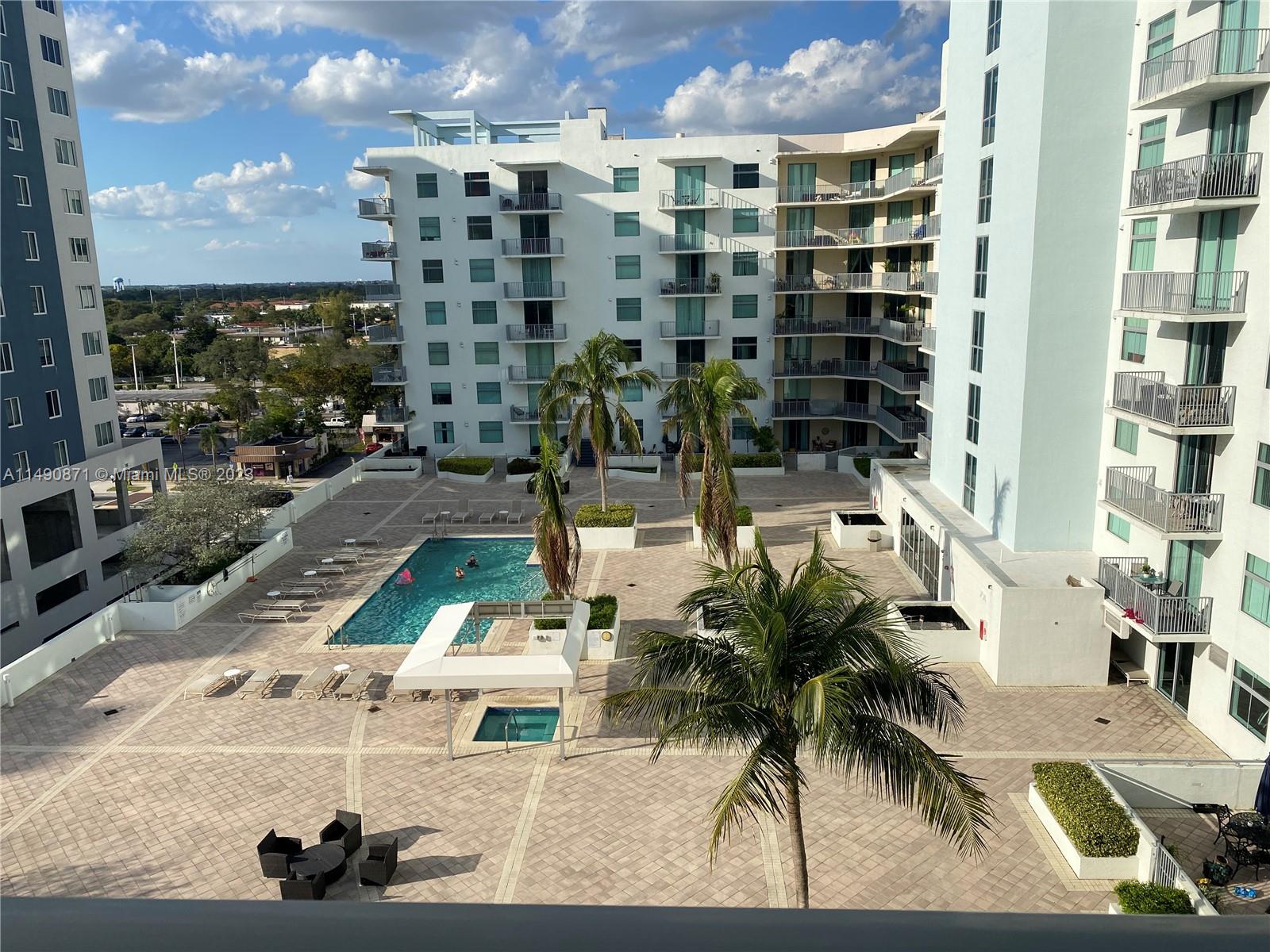 HOLLYWOOD STATION RES CON - Residential Lease