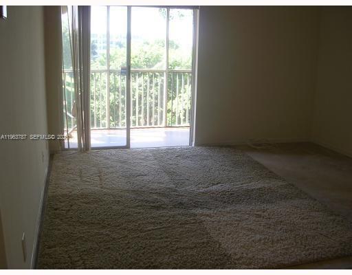 WINDWARD LAKES CONDO - Residential