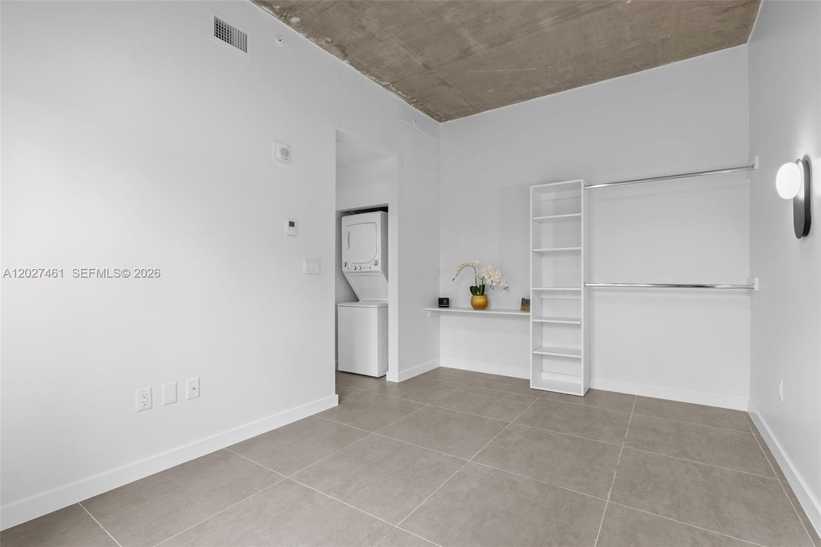 NORTHERN BLVD TRACK - Residential Lease