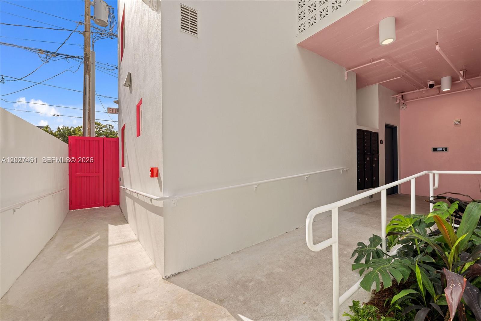 NORTHERN BLVD TRACK - Residential Lease