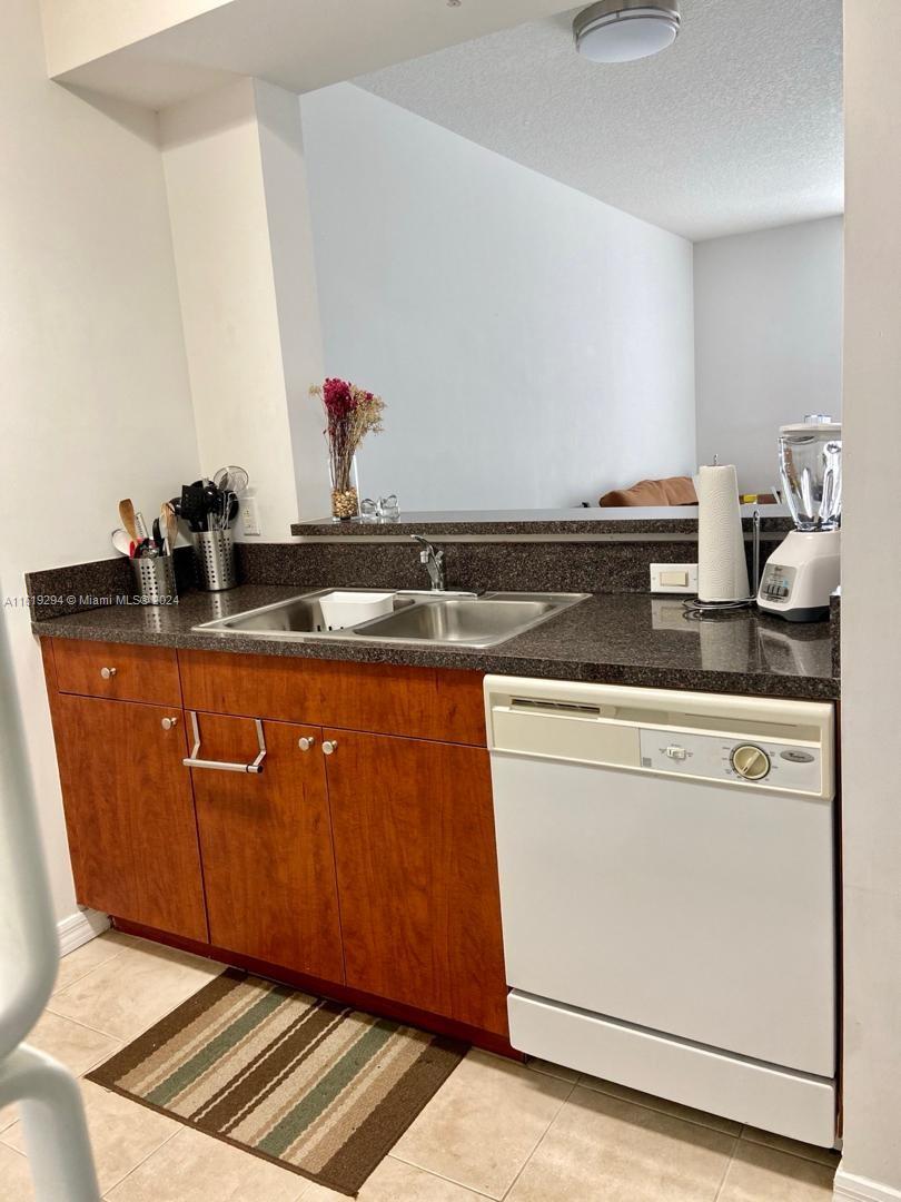 PARKVIEW AT BRICKELL COND - Residential Lease