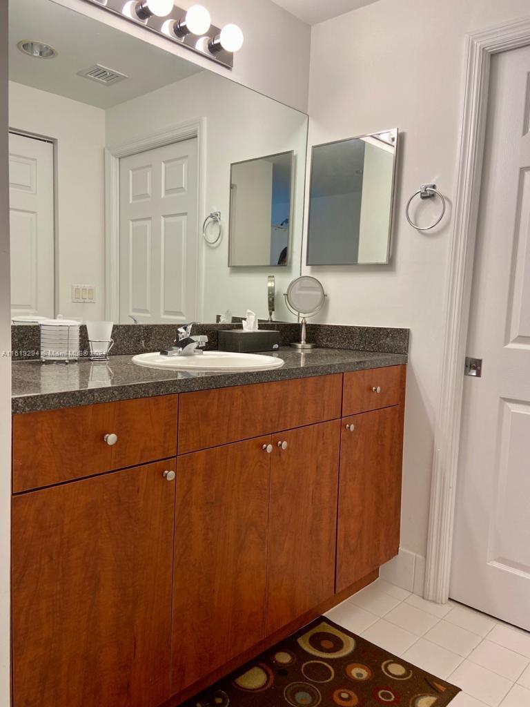 PARKVIEW AT BRICKELL COND - Residential Lease