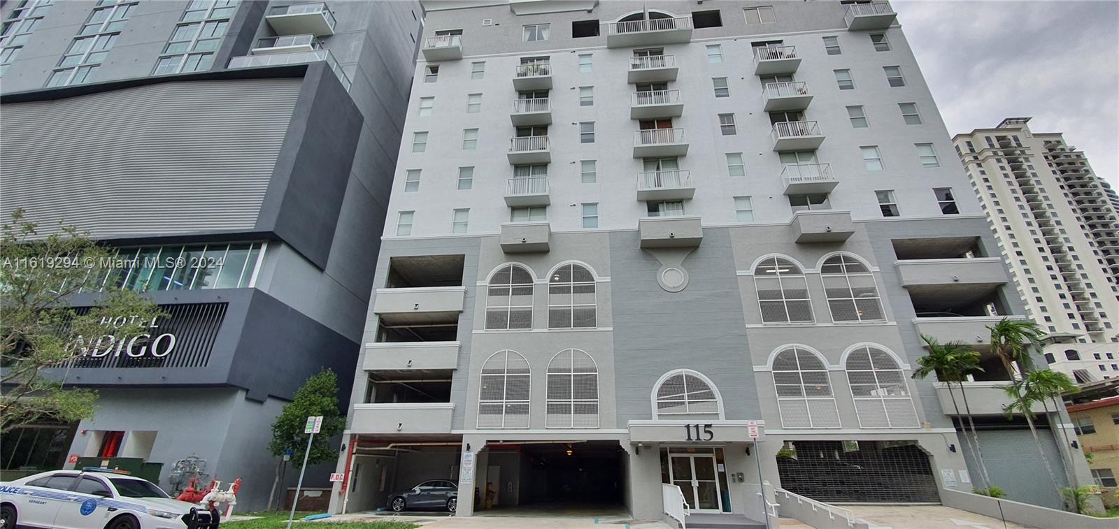 Best location, Beautiful 2/2 in the heart of Brickell across from park and Metrorail station next to new Indigo hotel that just opened. Garage parking, and walking distance to Mary Brickell Village, Brickell City Center, Restaurant and more.