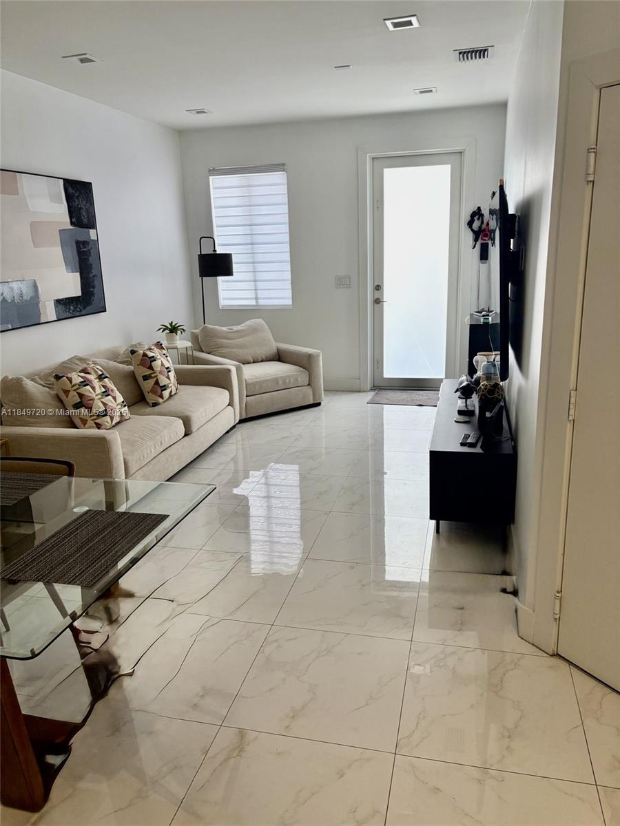 DORAL PALMS NORTH - Residential