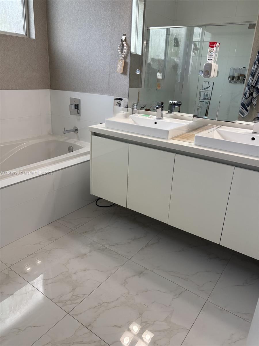 DORAL PALMS NORTH - Residential
