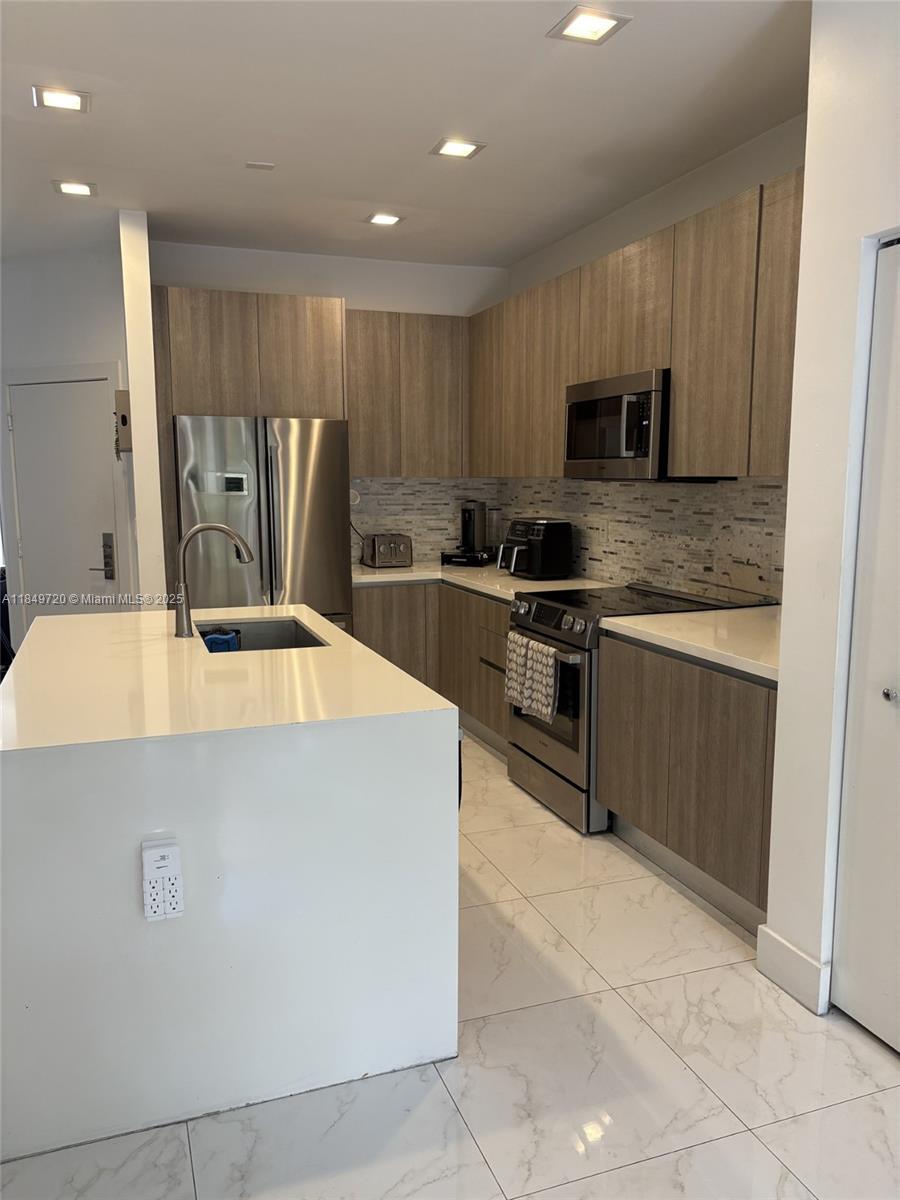 DORAL PALMS NORTH - Residential