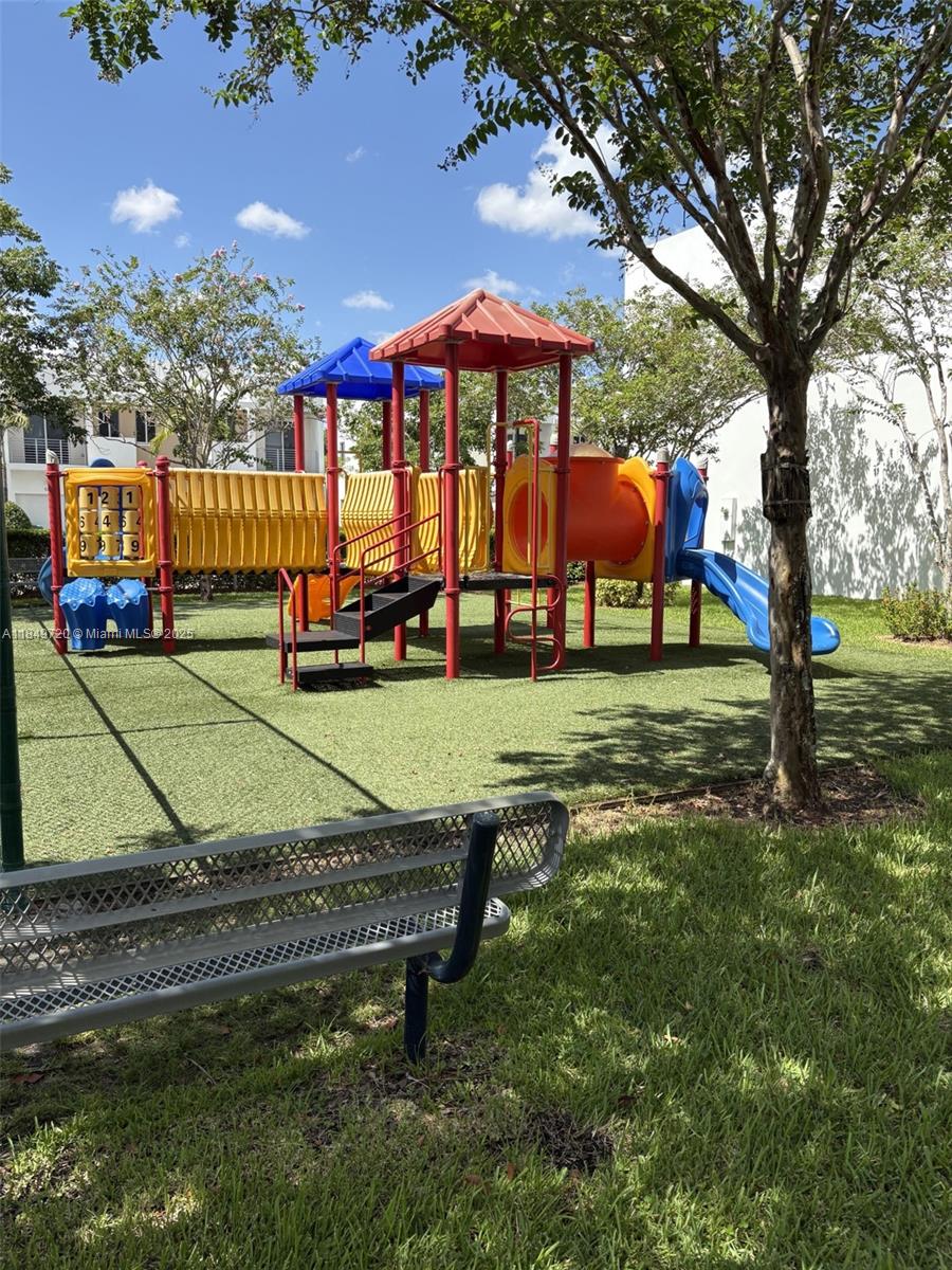 DORAL PALMS NORTH - Residential