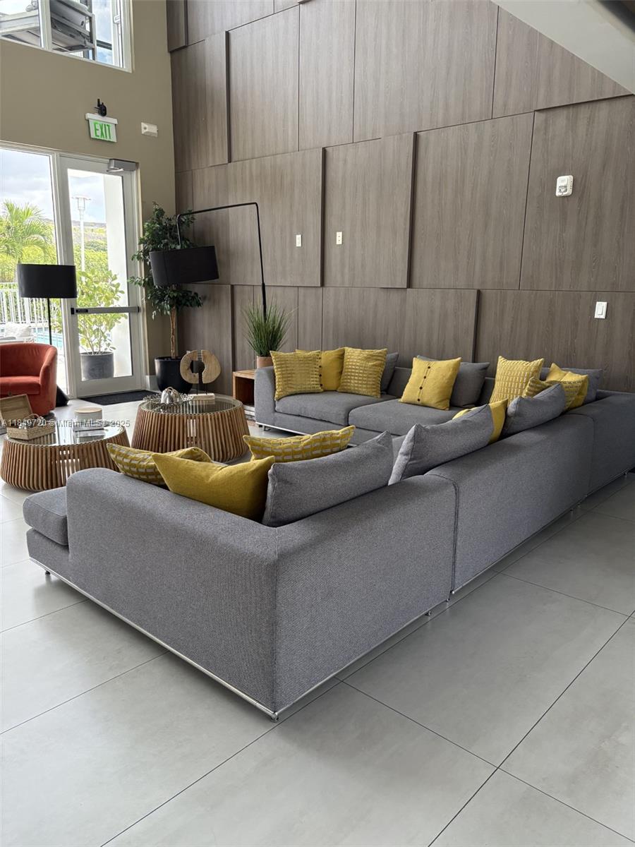 DORAL PALMS NORTH - Residential