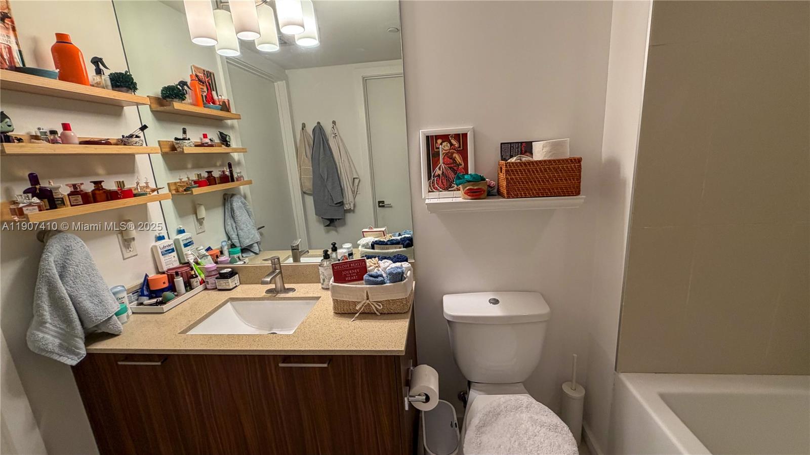 5252 PASEO CONDO - Residential Lease