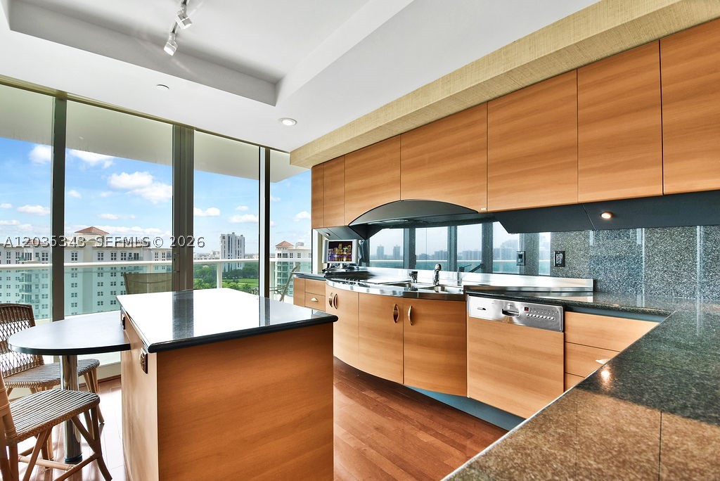 TOWERS OF PORTO VITA-SOUT - Residential