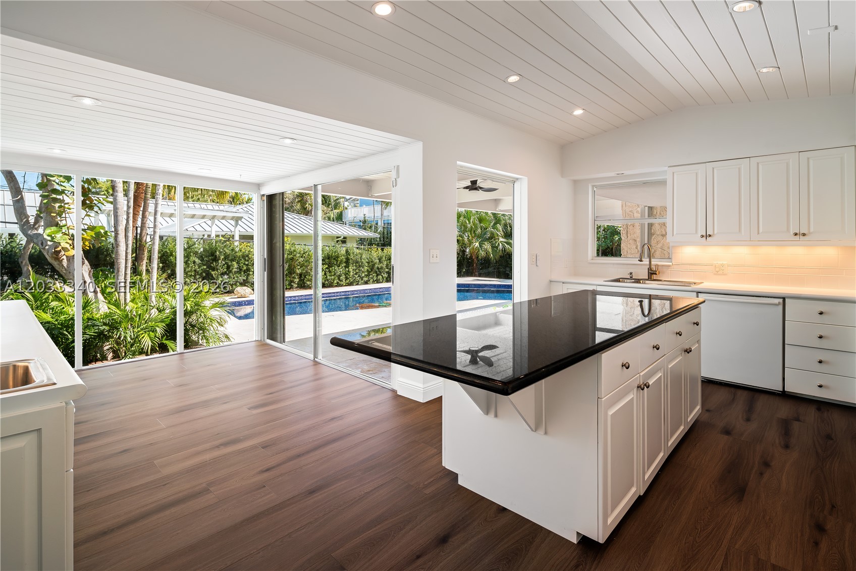MASHTA ISLAND - Residential
