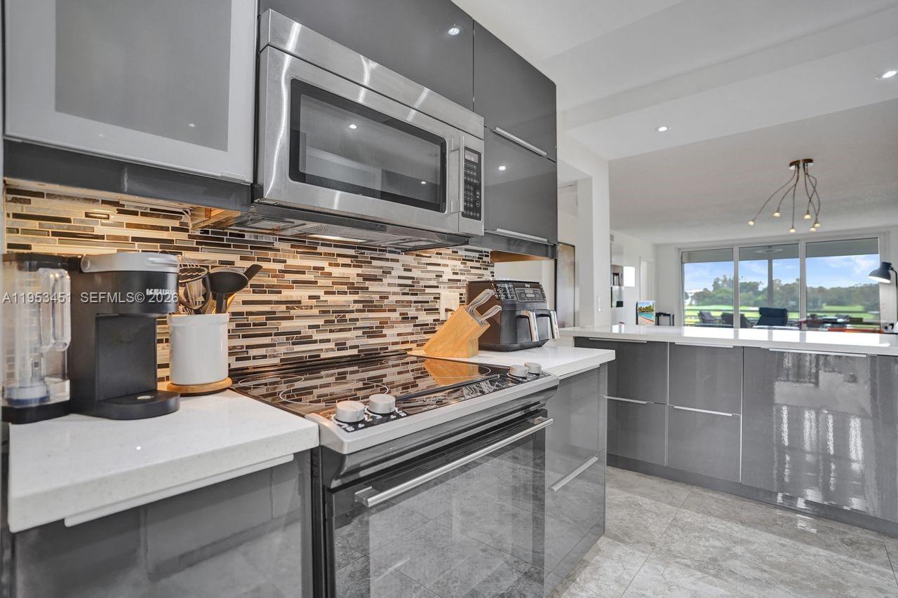NO 22 PALM-AIRE COUNTRY C - Residential