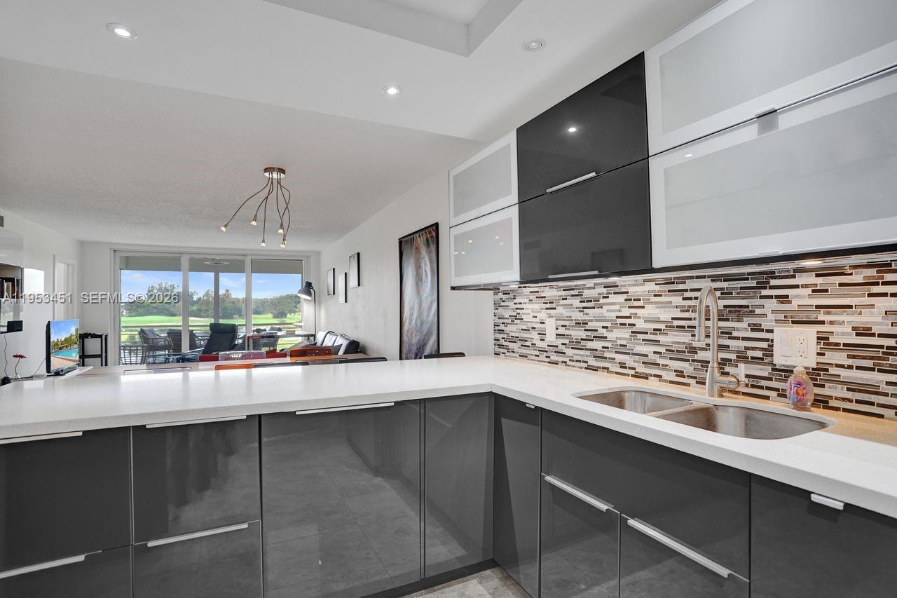 NO 22 PALM-AIRE COUNTRY C - Residential