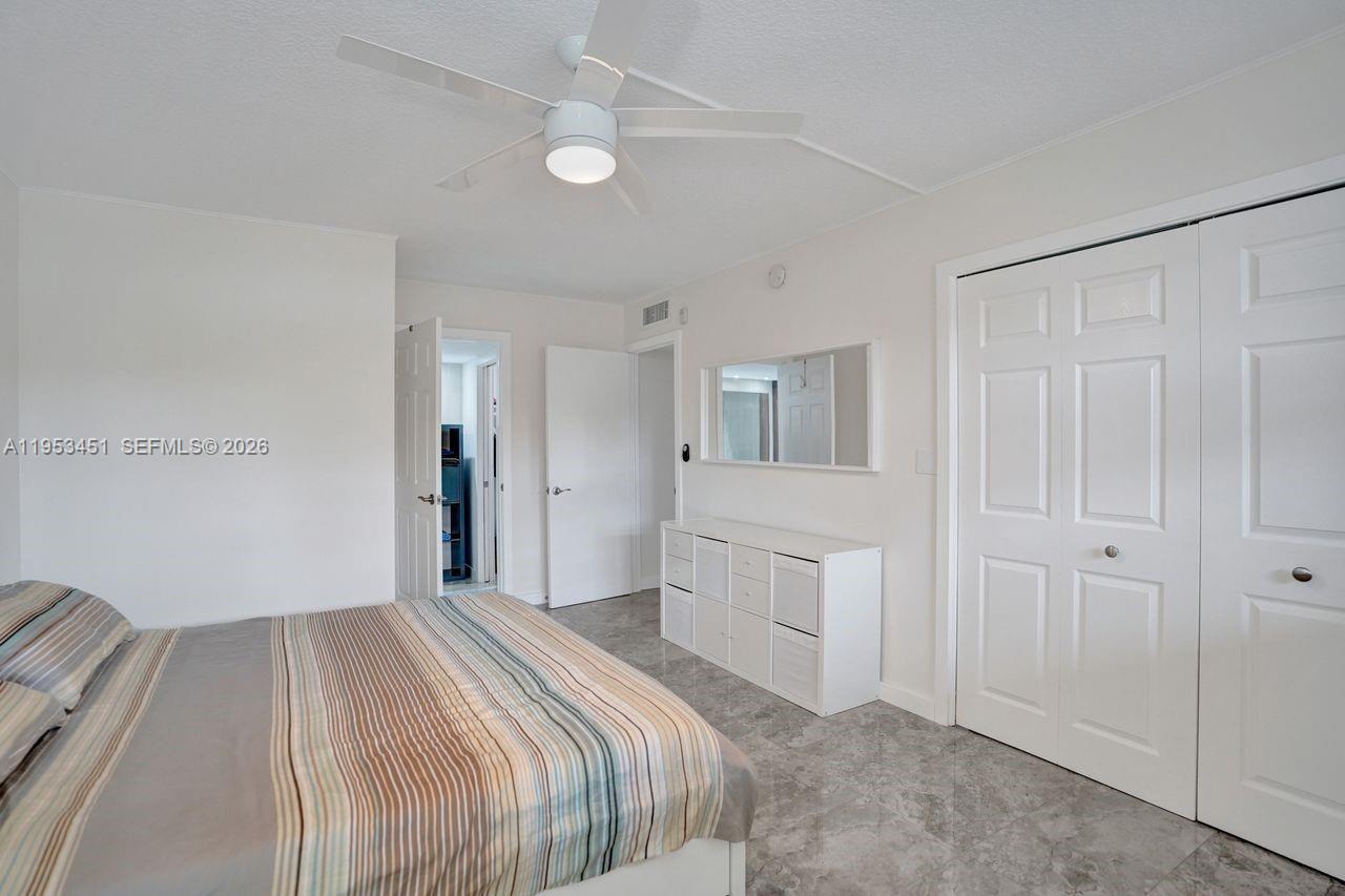 NO 22 PALM-AIRE COUNTRY C - Residential